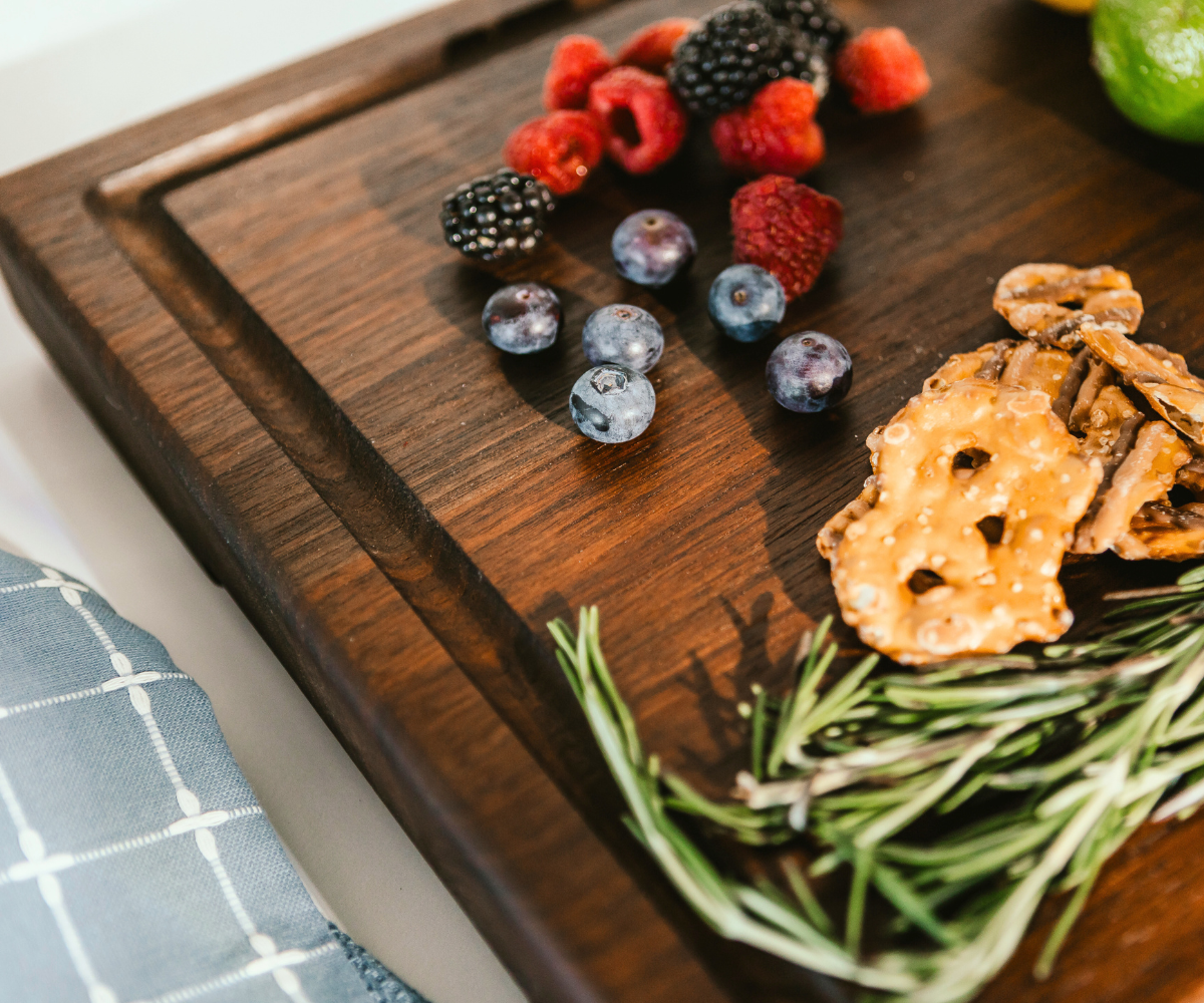 Walnut Cutting Board - Pro Series